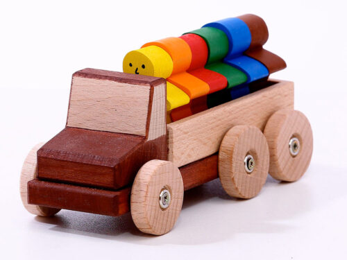 Auto-5-s panáčkama