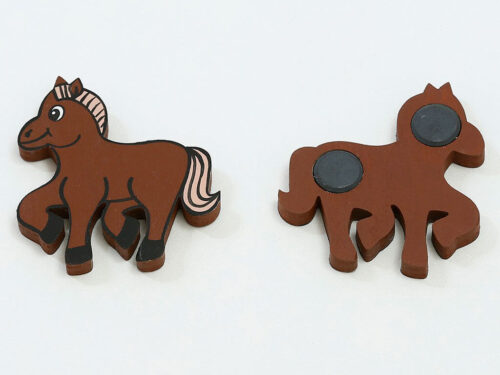 MAGNET-KONÍK TMAVĚ HNĚDÝ