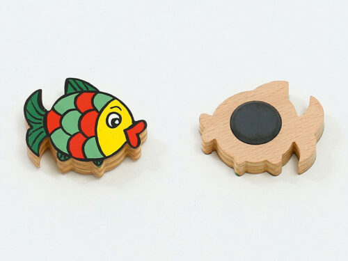 MAGNET-RYBKA-ČERVENO-ZELENÁ S ŽLUTOU PUSINKOU