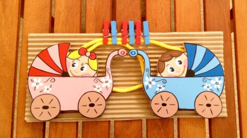 PROVÁZKOVÁ NÁSTĚNKA-MIMINKA V KOČÁRKU